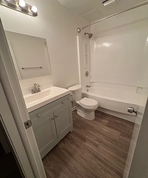 902 NE 68th St — Photo 21