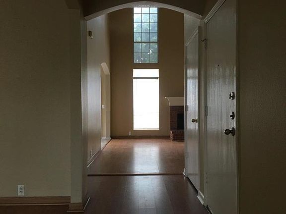 2nd image of 410 Wolfe St