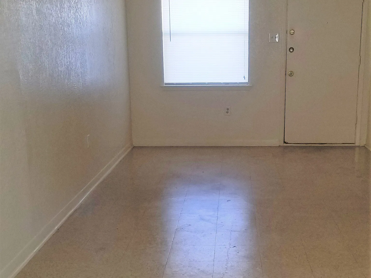2 bed, 750 sqft, $475 — Photo 2