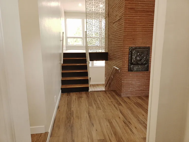 201 Circle Dr — Photo 3