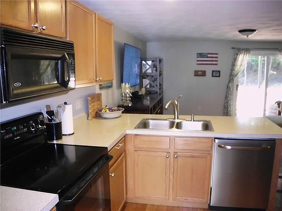 4th image of 450 Providence St Unit 19