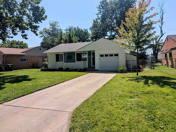 4th image of 5 Meadowlark Ln
