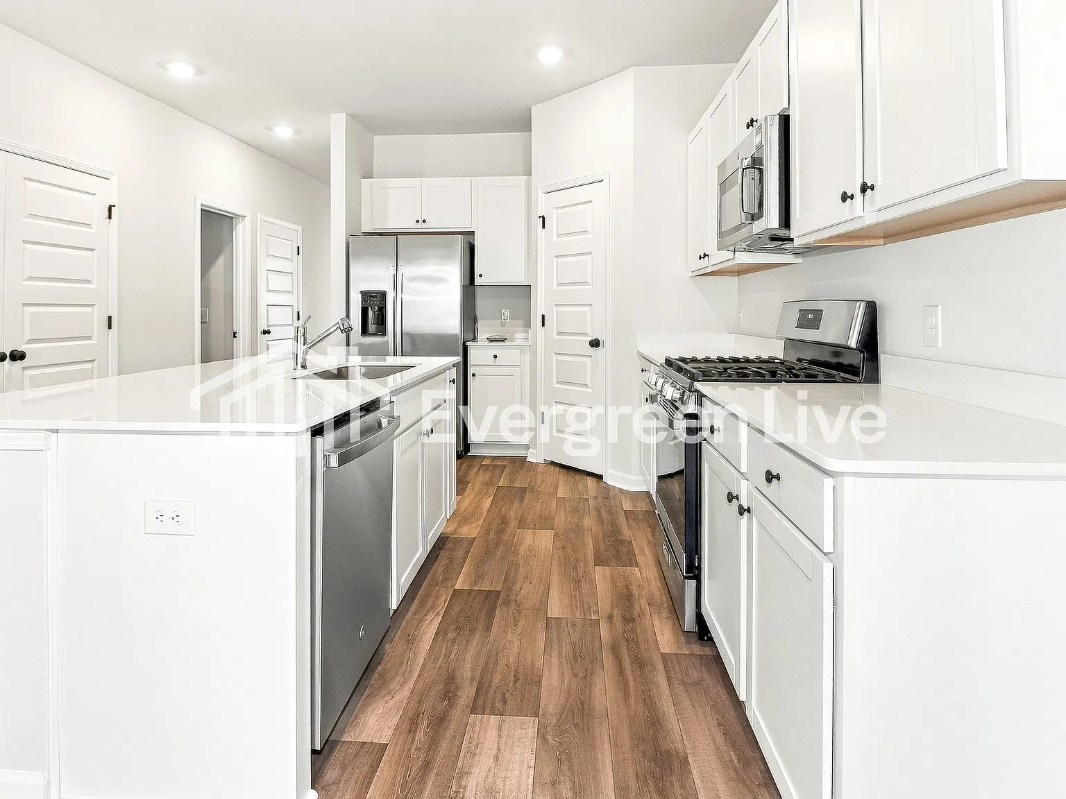 3 bed, 3.0 bath, 1437 sqft, $2,235 — Photo 3
