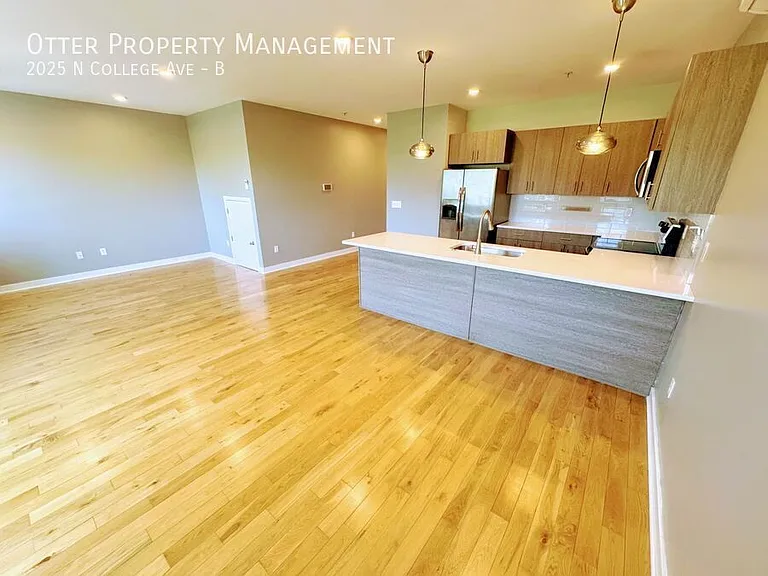 2025 N College Ave #B — Photo 11