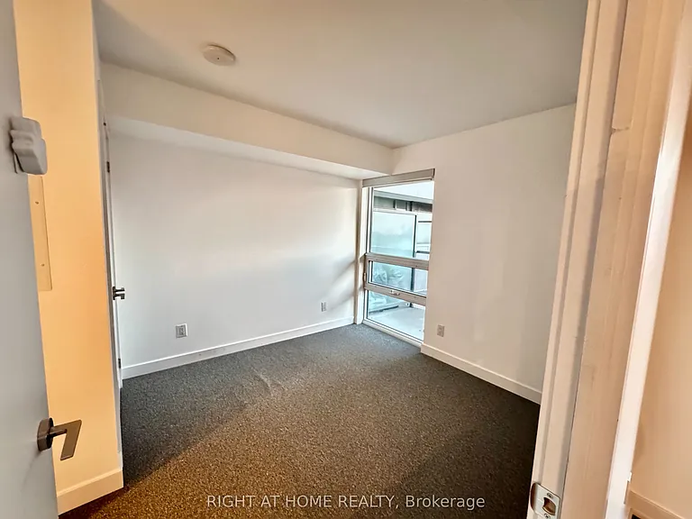 160 Flemington Rd #1022 — Photo 12
