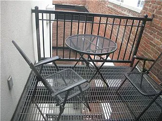 Rented by R New York