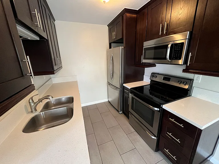 4560 North Ave #11 — Photo 5