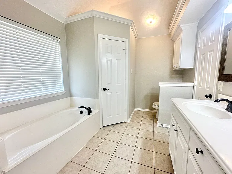 1806 Sand Stone Dr — Photo 12