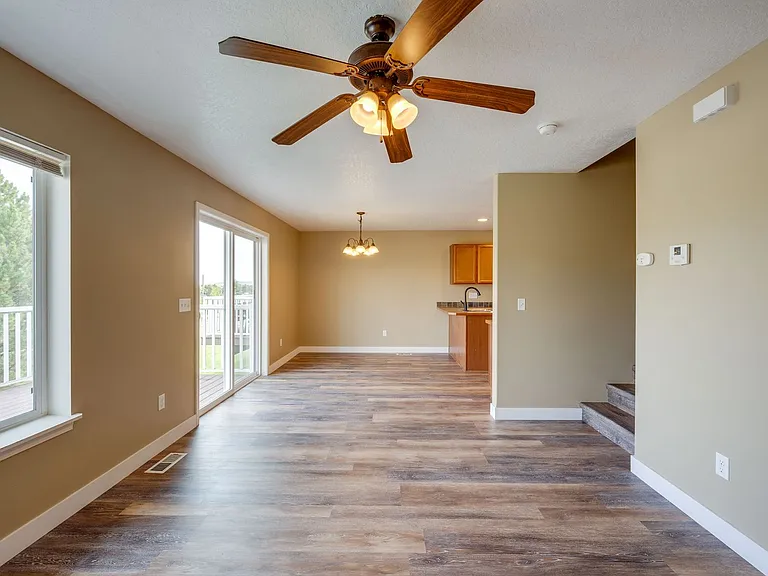 1262 SW Selway Ln — Photo 5