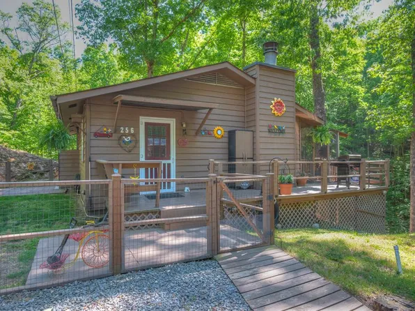 256 Woods Dr, Murphy, NC 28906