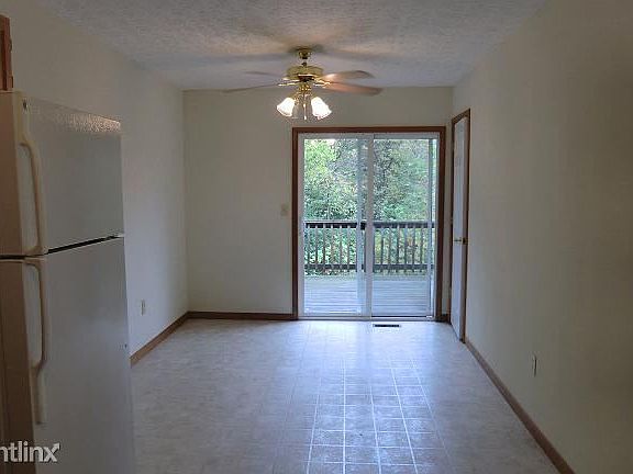 23 Kitchen (other angle) 10-18-11