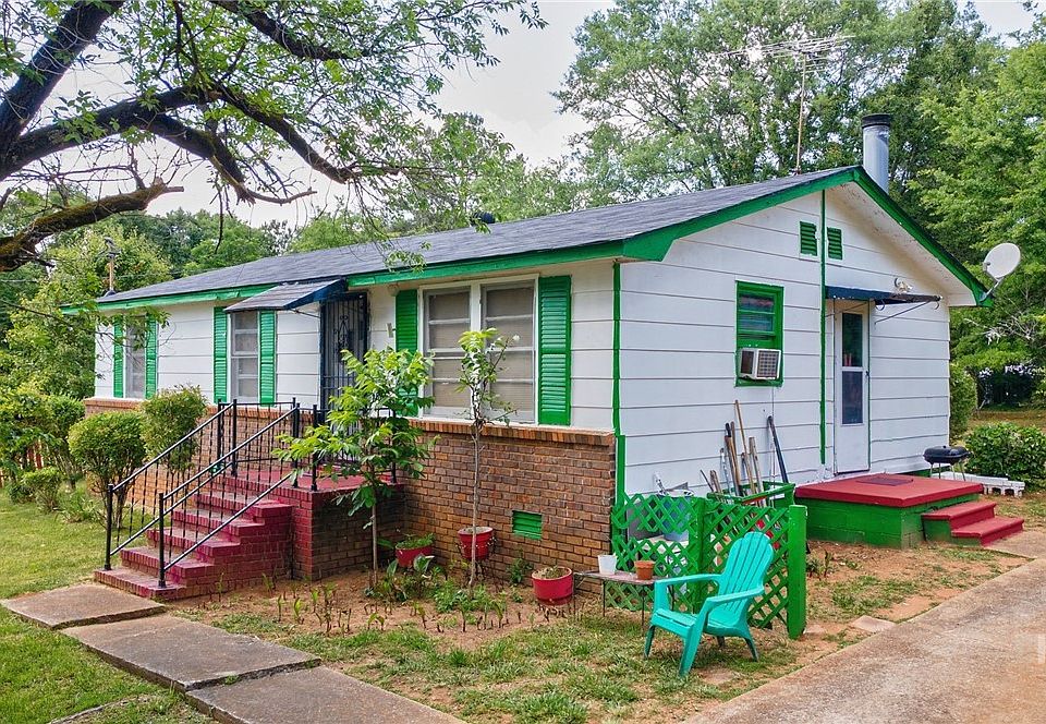 1st image of 943 Clairmont Avenue