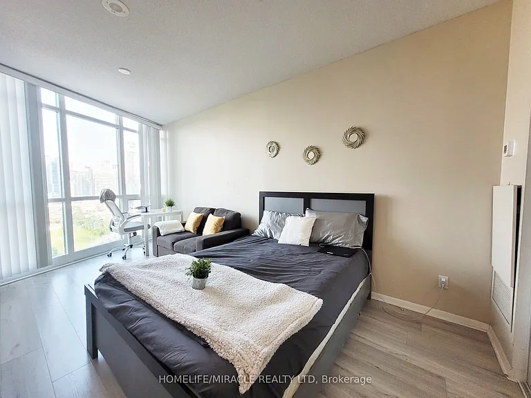 231 Fort York Blvd #2310 — Photo 9