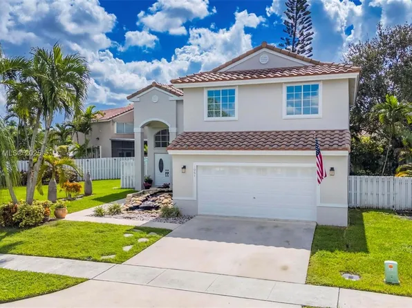1061 NW 190th Ave, Pembroke Pines, FL 33029
