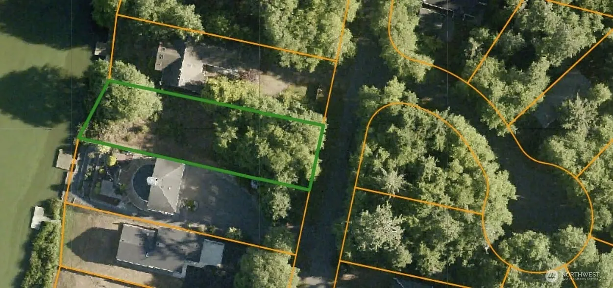 335 Lake View Loop NE photo 1