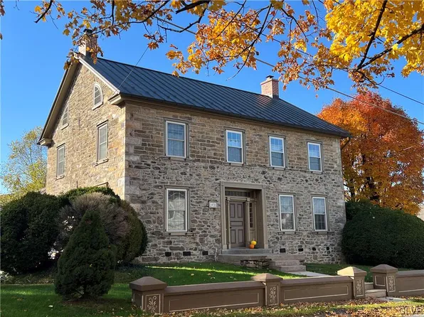 5494 Schochary Rd, New Tripoli, PA 18066