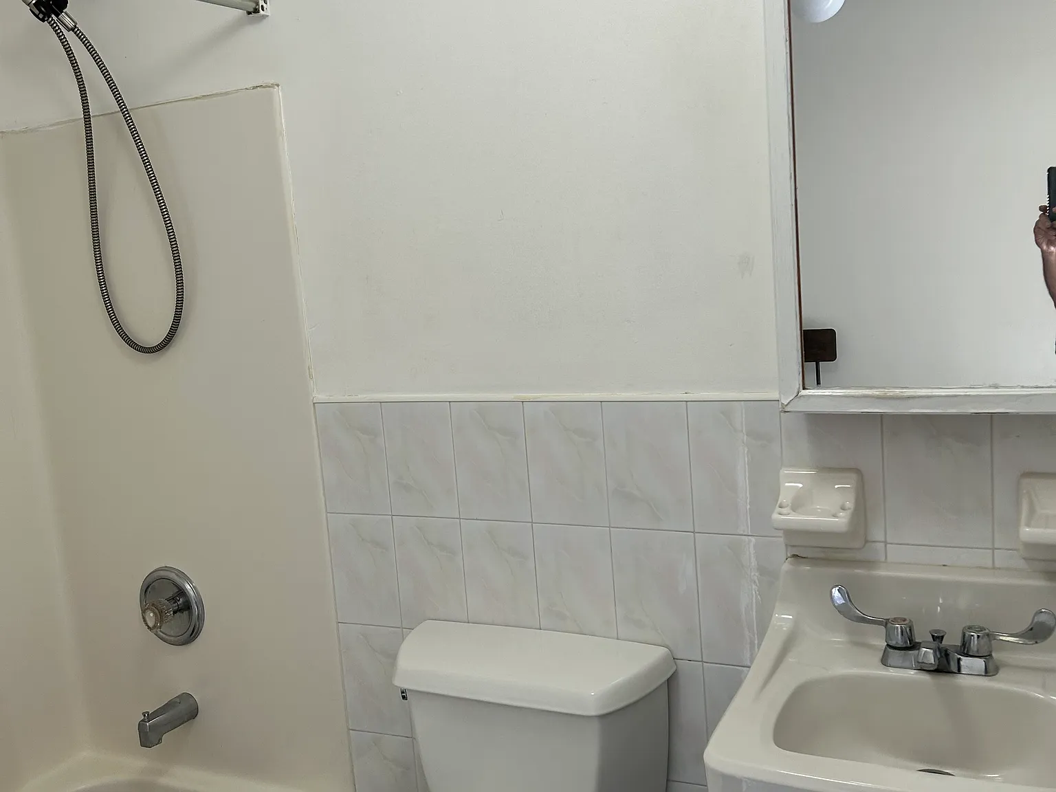 Studio, 425 sqft, $1,700 — Photo 3