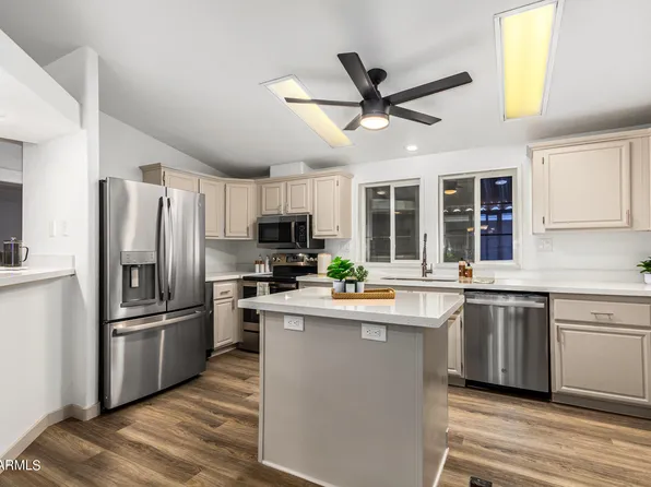 11596 W SIERRA DAWN Boulevard #15, Surprise, AZ 85378