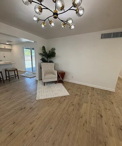 924 S Elmerita Ave — Photo 10