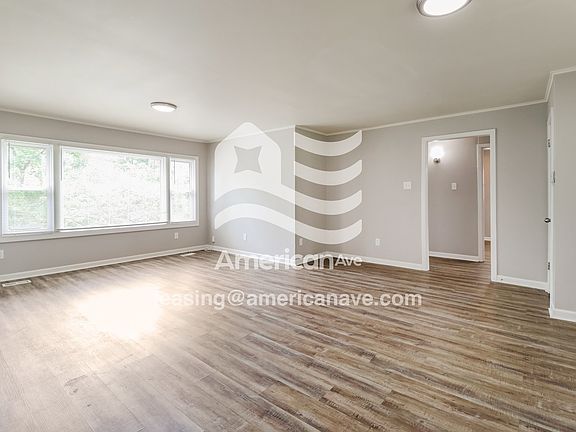 462790_003_living_room_4.jpg