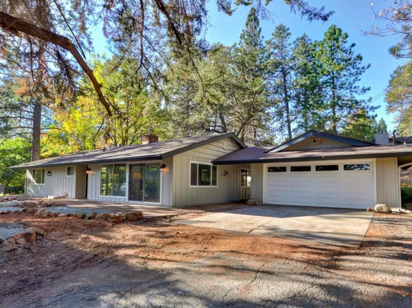 11806 Alta Sierra Dr, Grass Valley, CA 95949