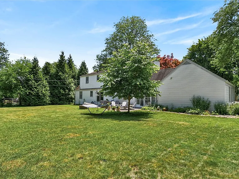 44 Charmwood Rd — Photo 8
