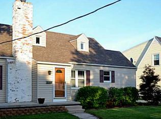 142 Windsor Dr, Rossford, OH 43460
