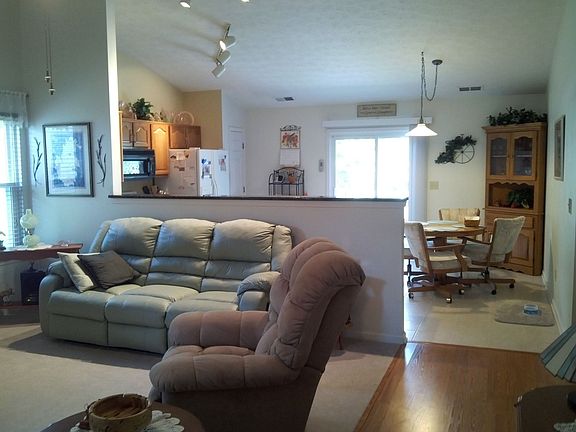 3rd image of 507 Grand Woods Dr
