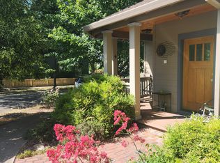 20 Logan Way, Talent, OR 97540