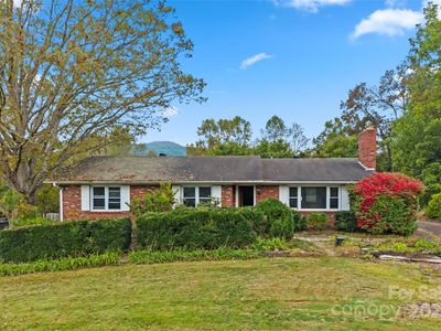 126 College Cir, Swannanoa, NC, 28778