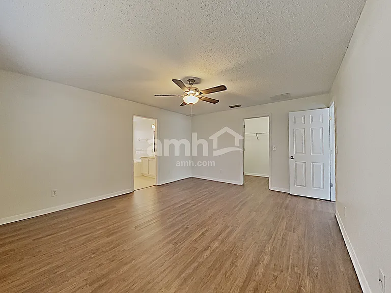 1066 Bluegrass Dr — Photo 12