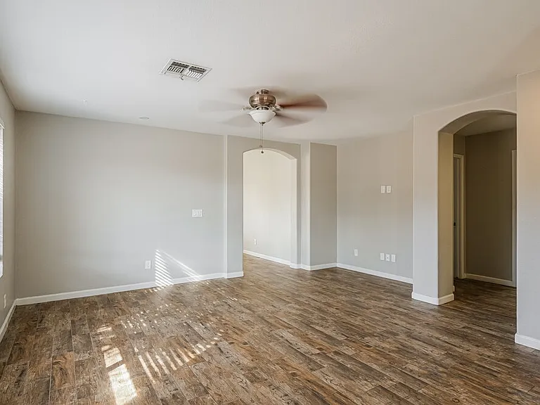 10898 W Alvarado Rd — Photo 6