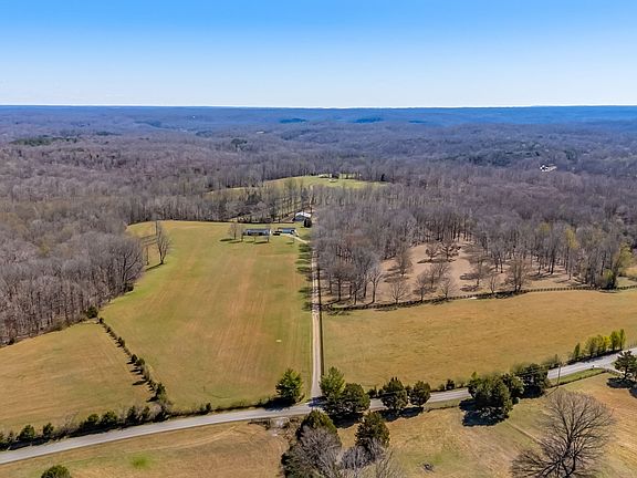 2nd image of 801 Collier Bend Rd