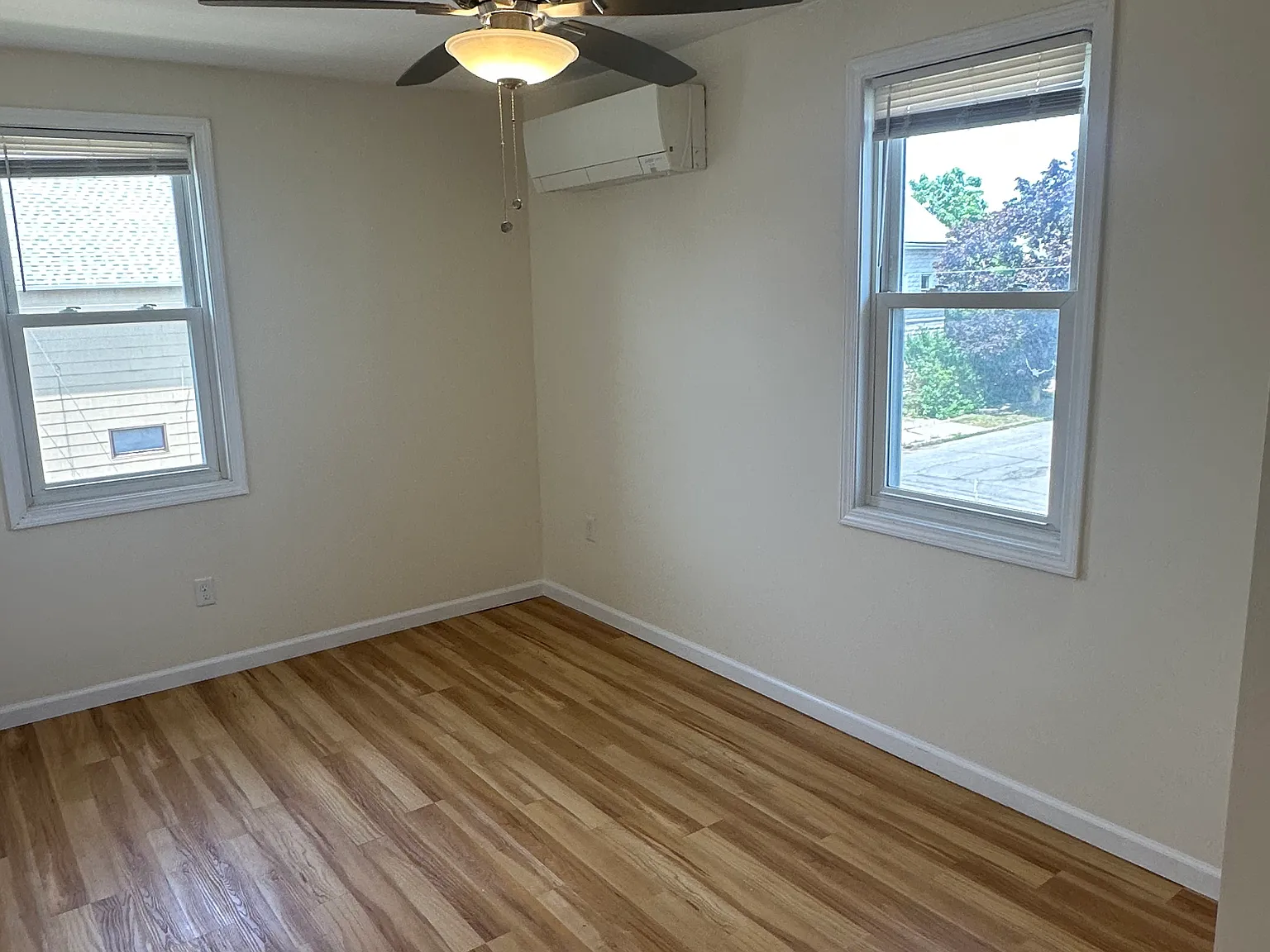 2 bed, 950 sqft, $1,100 — Photo 3