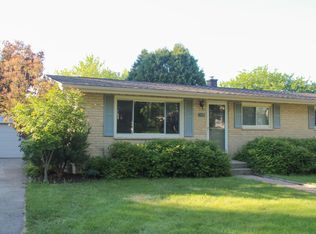 1950 Dixie Dr, Waukesha, WI 53189