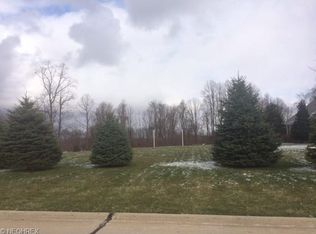 5715 Canyon View Dr, Painesville, OH
