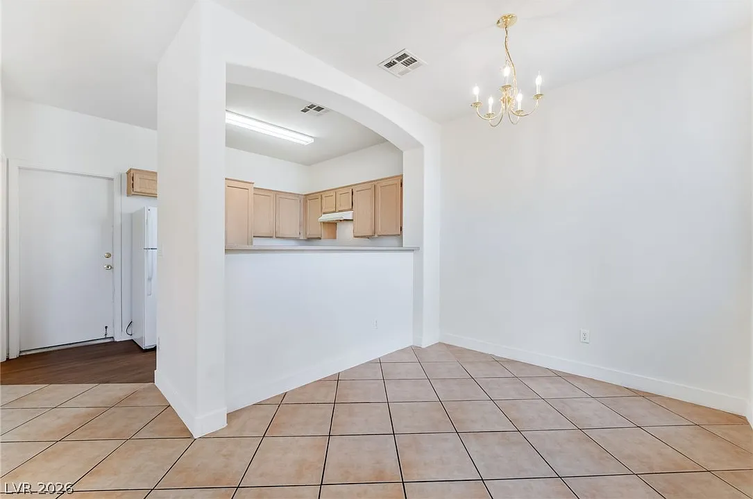 3 bed, 2.5 bath, 1320 sqft, $1,700 — Photo 4