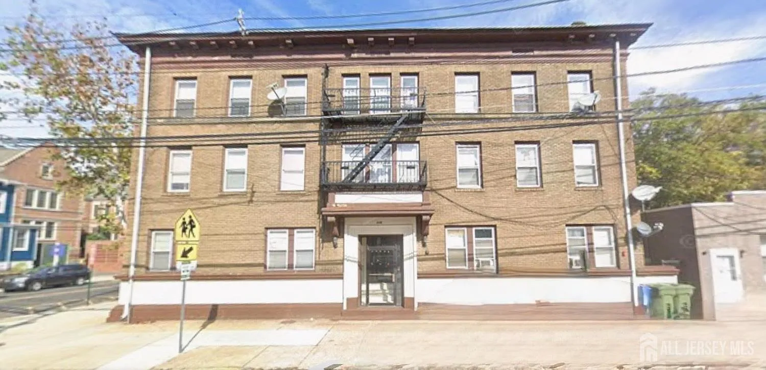 1 bed, 1.0 bath, $1,700 — Photo 1