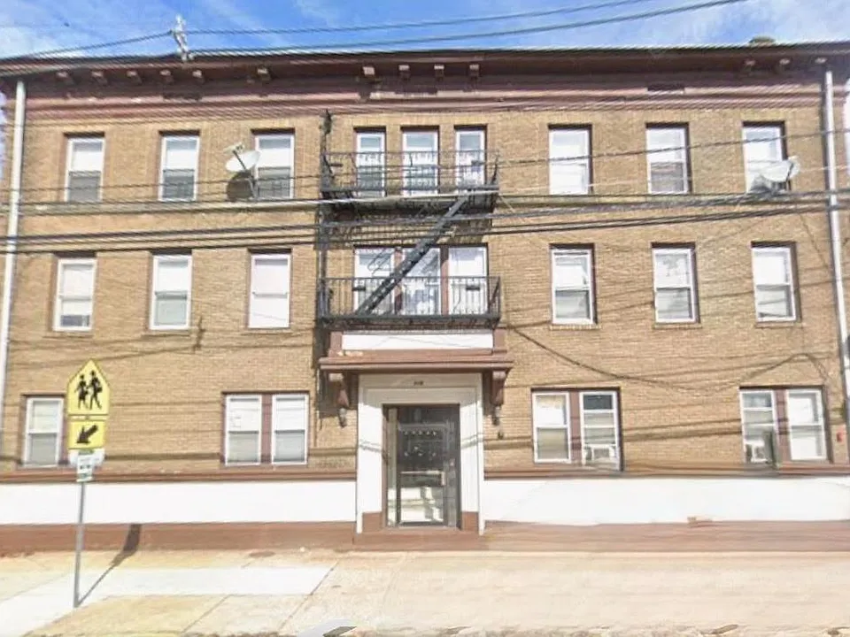 110 Market St #3E