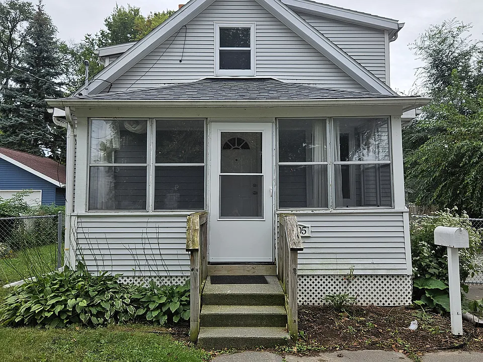 2005 Melrose St