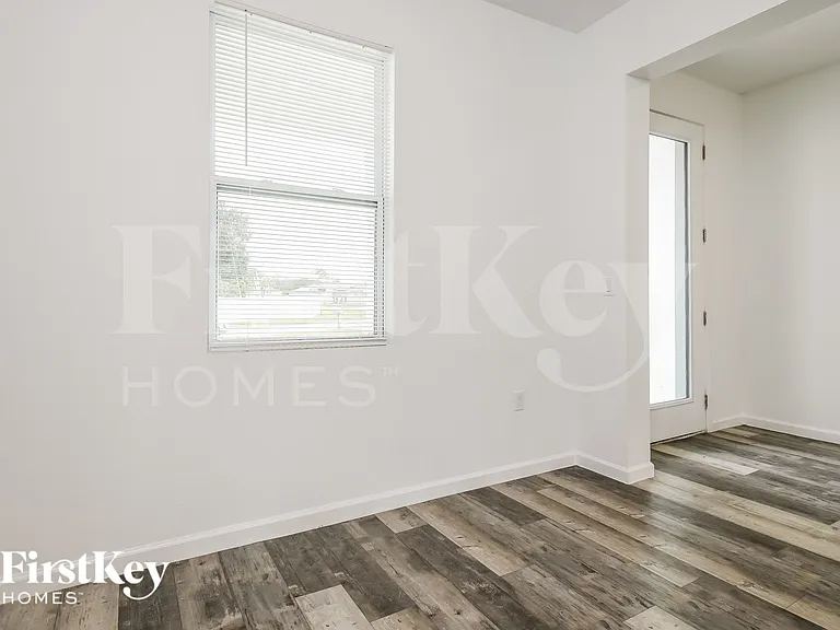 925 Albertville Ct — Photo 5
