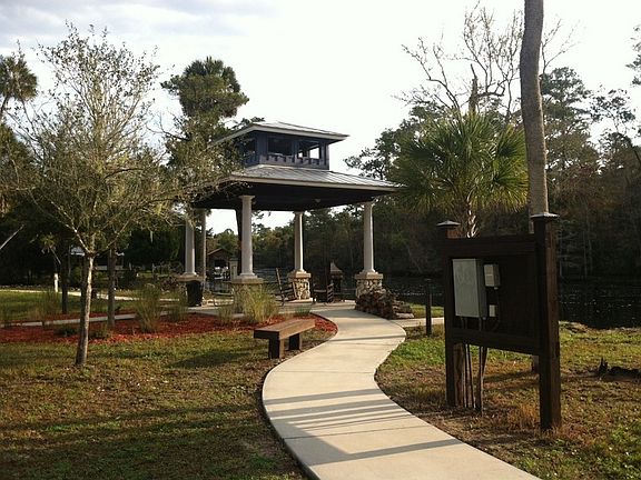 Walk along the River on sidealks
						:
						Simply breathtaking views!