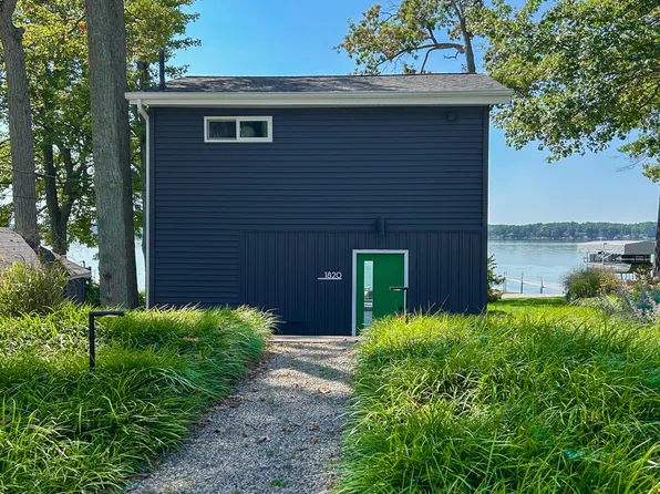 1820 E 88th St, Newaygo, MI 49337
