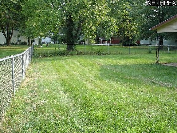5th image of 41859 Blanche Ave