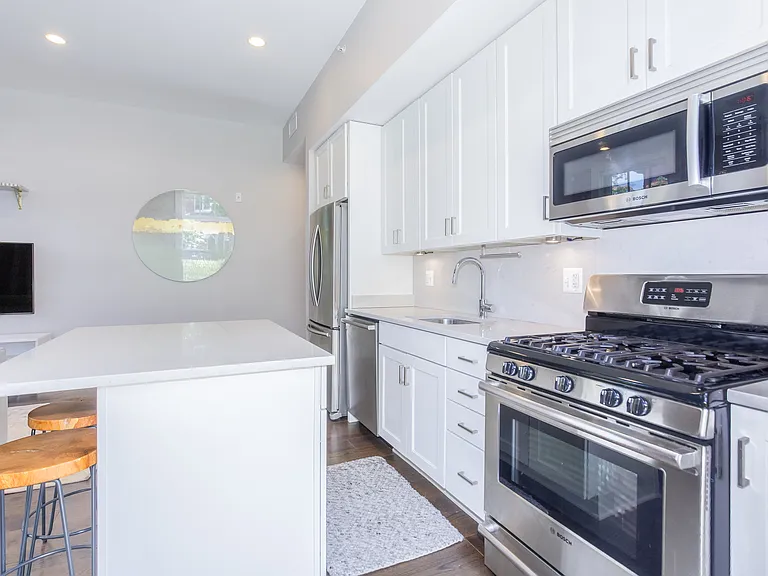 901 D St NE #1 — Photo 20