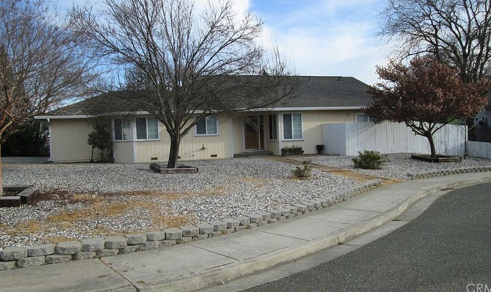 1st image of 220 Silver Ct