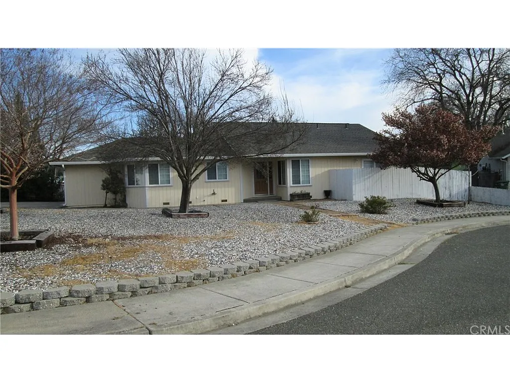 220 Silver Ct photo 1