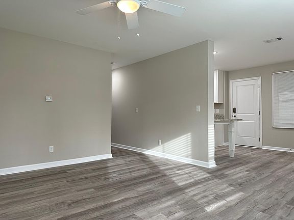 3rd image of 2312 Shirley Dr