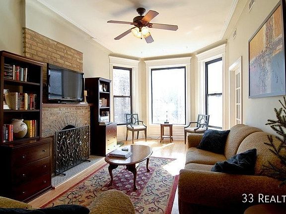 3rd image of 826 W Newport Ave #1