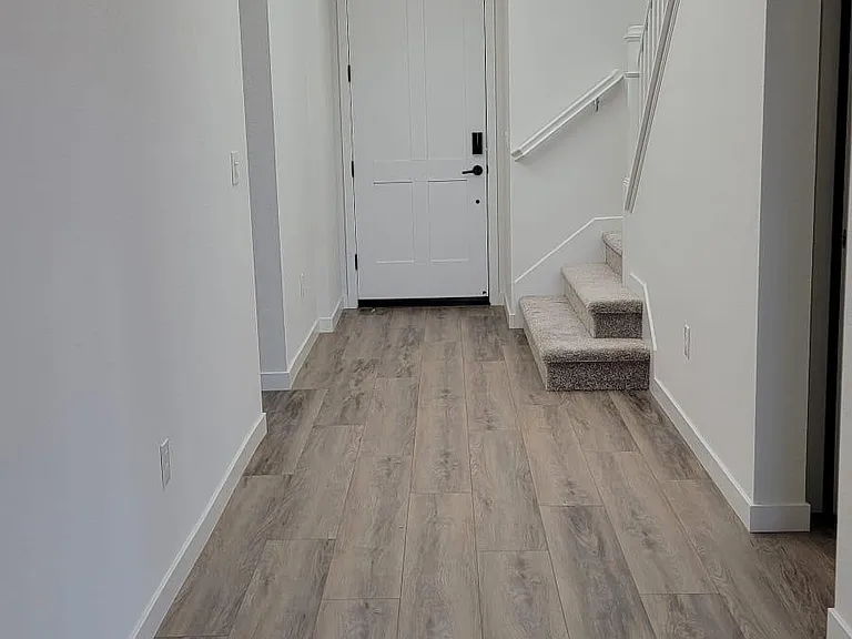 325 Navigators Pl — Photo 2